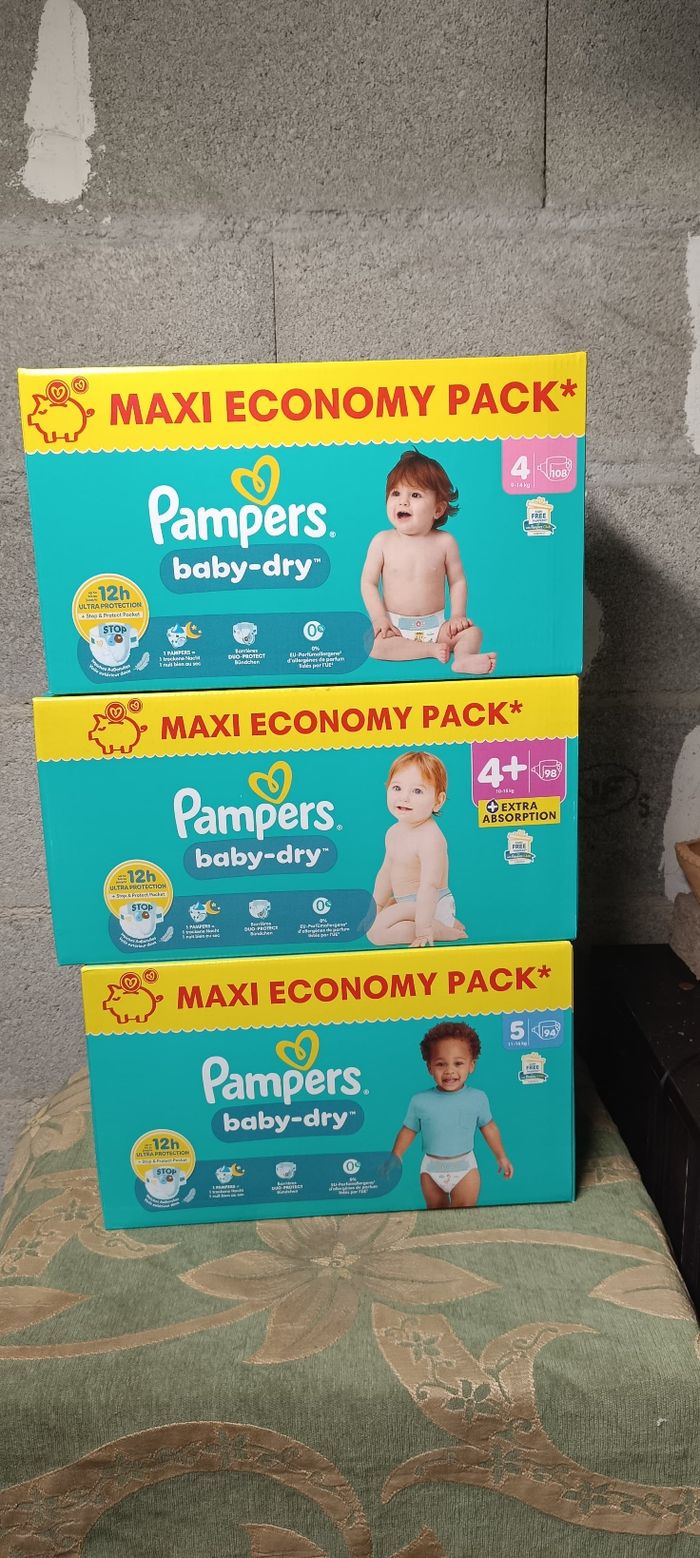 3 cartons couches Pampers taille 4.4+.5
