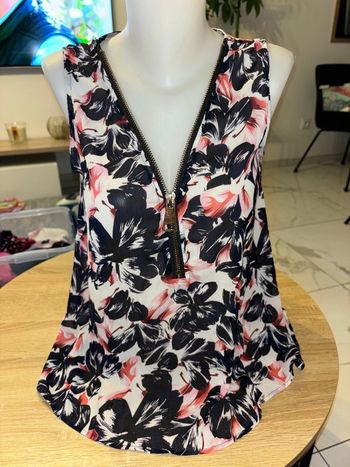 Haut femme très bon état taille M en excellent état