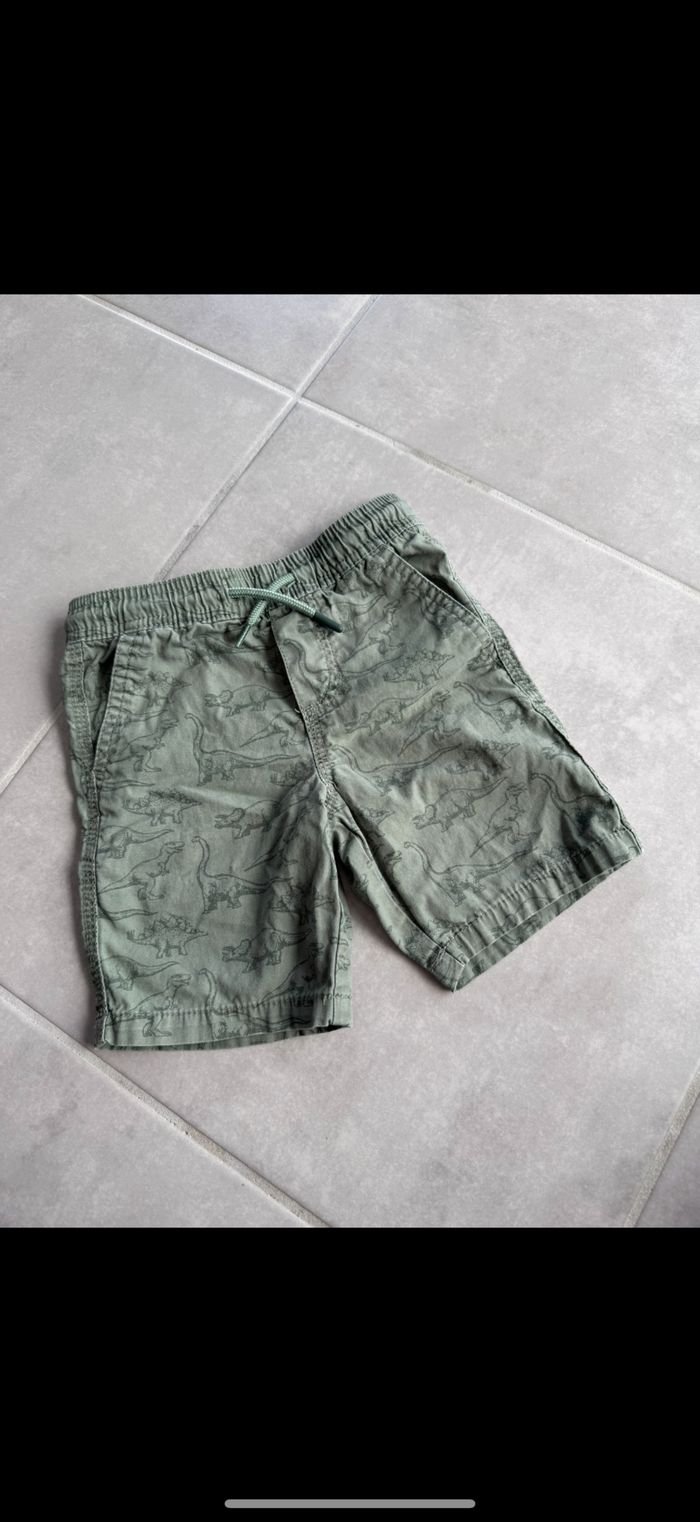 Short dinosaure 3 ans