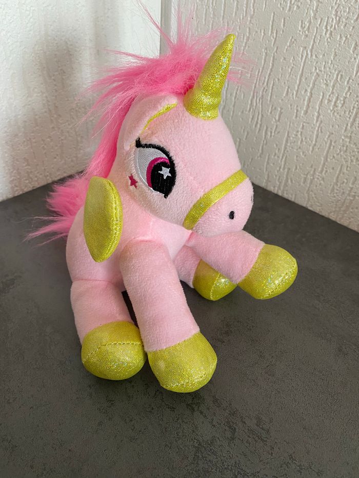 Licorne peluche