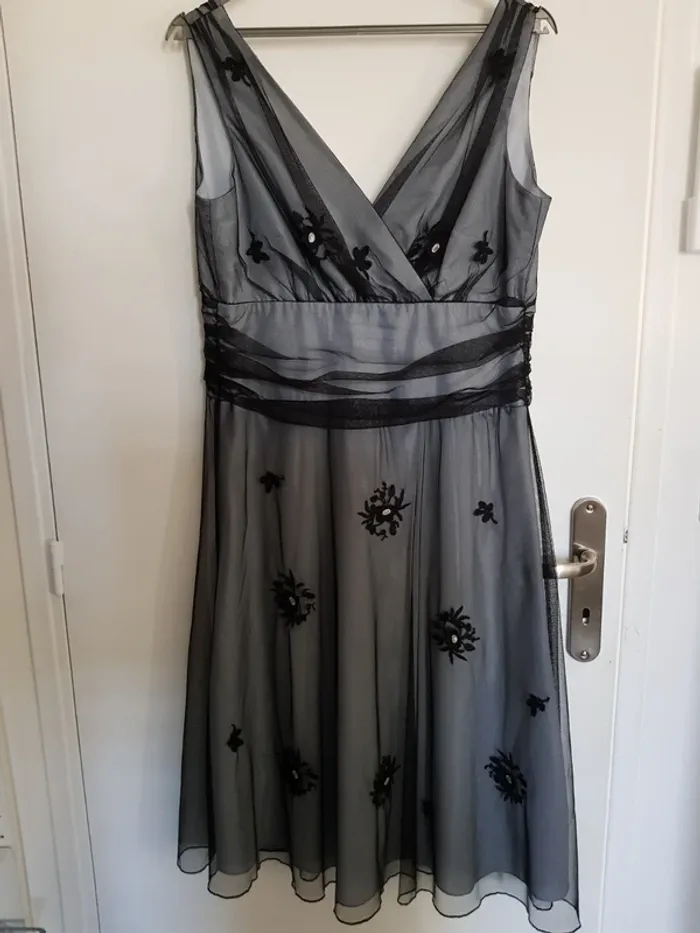 Robe de fêtes 38 effet drapé - photo numéro 2