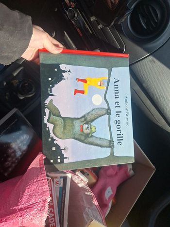 Anna et le gorille gorille