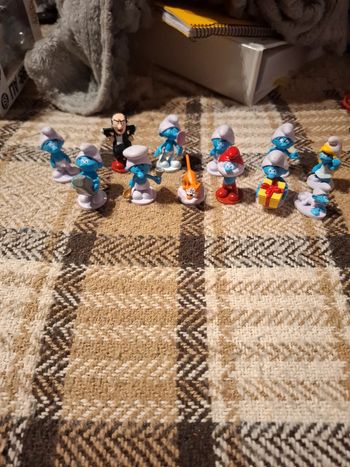 Lot de 12 figurines les schtroumpfs