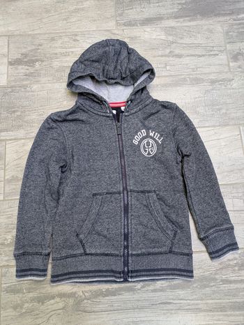Gilet capuche zippé