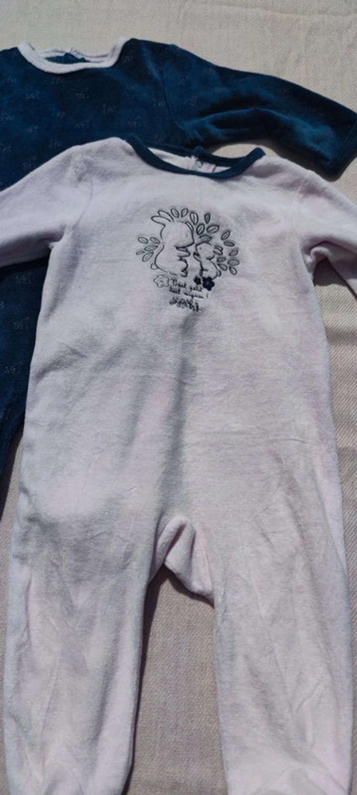 Lot de 3 pyjamas velours 12 mois - photo numéro 2