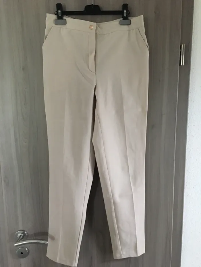 Pantalon cigarette beige T.M