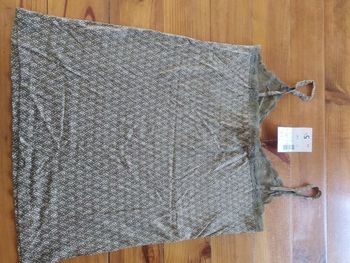 Numéro 64 - débardeur neuf La Halle