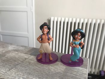 Figurine aladdin et Jasmine