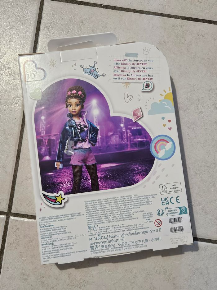 Coffret vêtements poupée disney neuf ily aurore - photo numéro 2