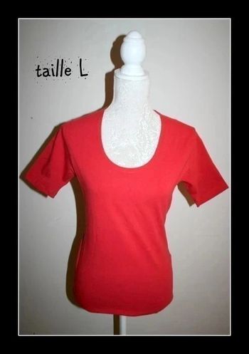Haut rouge clair taille L