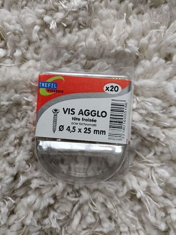 20 vis agglo têtes fraisées de 4.5 X 25 mm en acier bichromaté