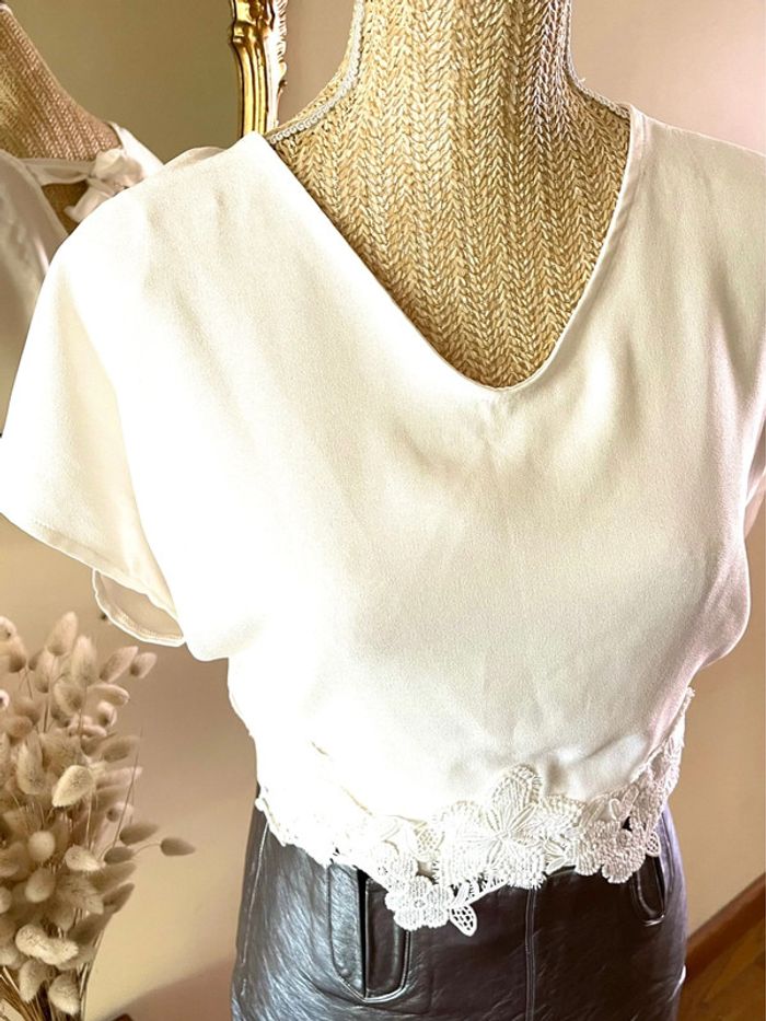 Top Élégant en Crème avec Détails en broderie - photo numéro 3