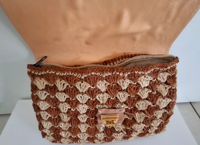Pochette en raphia et cuir neuve - photo numéro 4