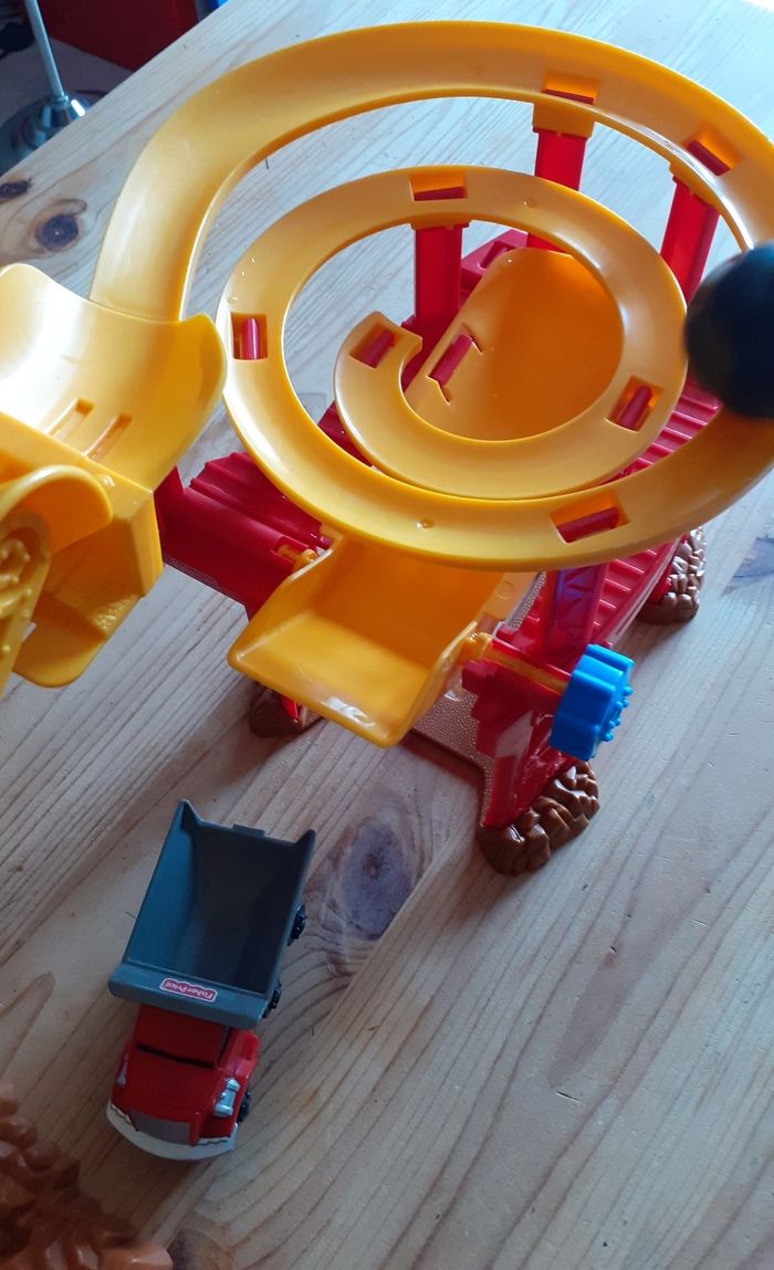 Jouet camion - photo numéro 3