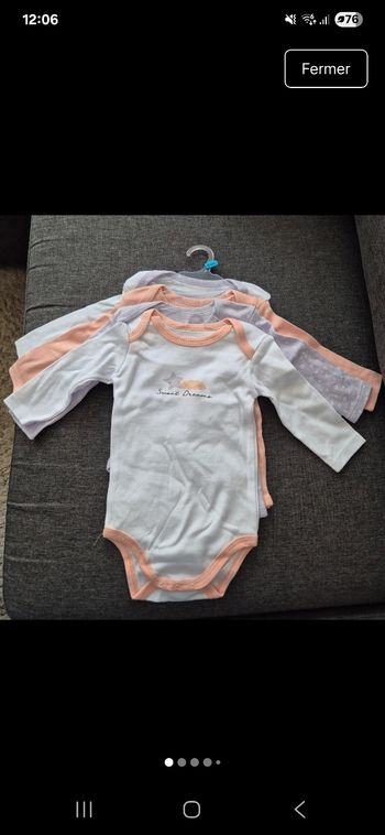 Lot de 4 bodies neufs en coton 6 mois