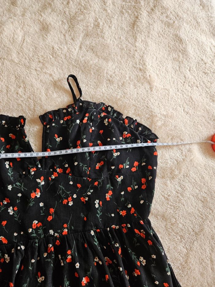 Robe courte fleurie façon bustier Shein - photo numéro 8