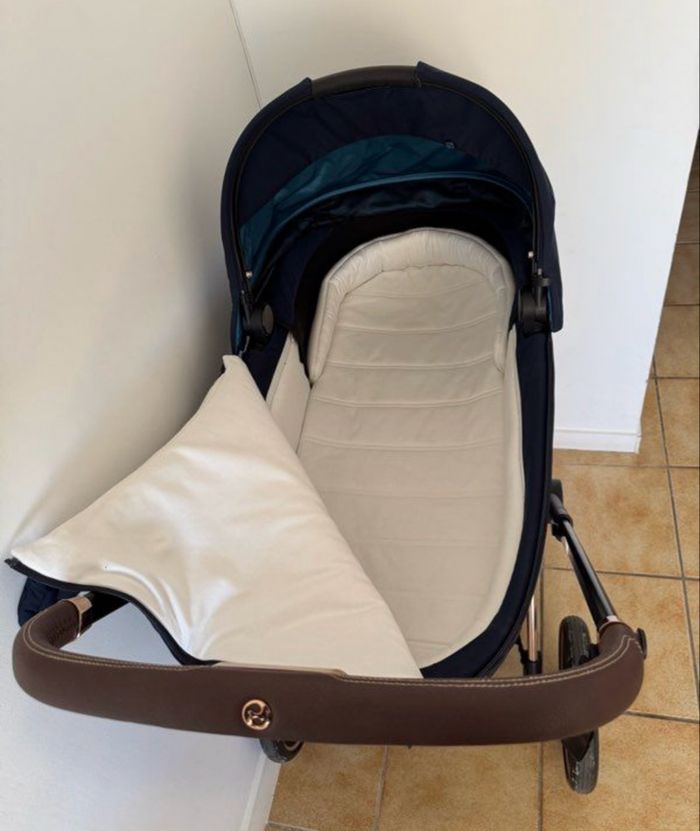 Poussette Priam Cybex (châssis + assise + nacelle + habillage pluie) - photo numéro 6