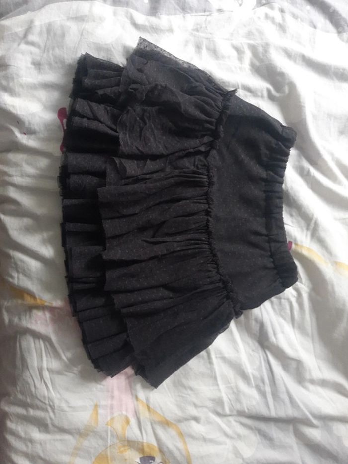 Jupe gris foncé à pois