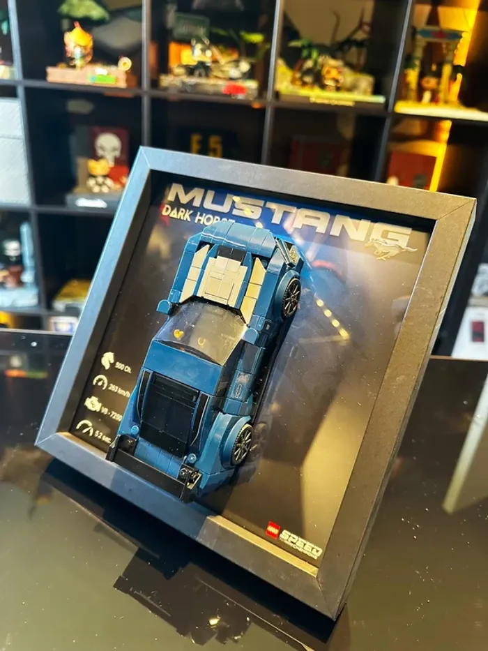 Cadre LEGO Ford Mustang Dark Horse – Format 20×20 cm (sans LEGO) - photo numéro 3