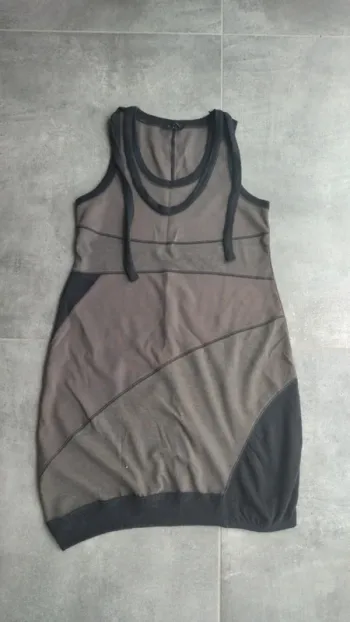 Robe sans manches