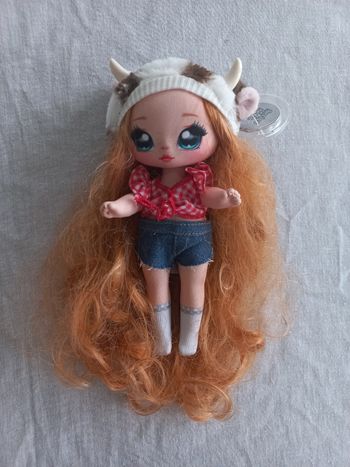 Na ! Na ! Na ! Poupée surprise