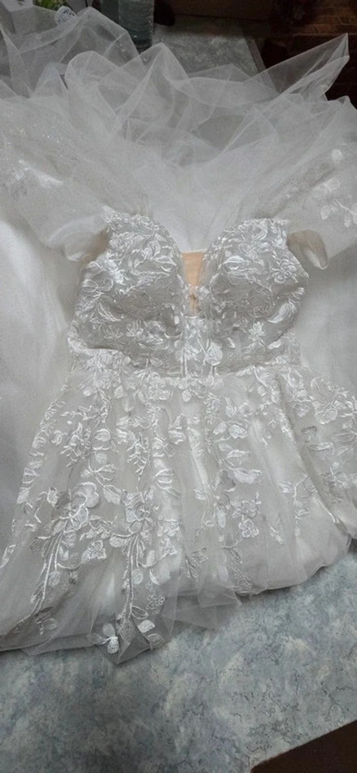 Magnifique robe de mariée blanche neuve taille 36 - 38 - photo numéro 13