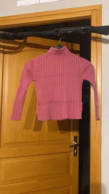 Pull col roulé rose