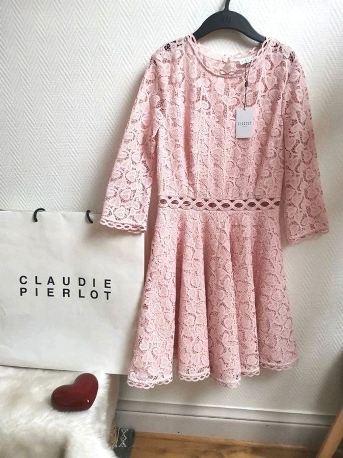 Magnifique robe en guipure bouton de Rose Cérémonie/ Mariage | Claudie Pierlot | prix boutique 265€ - photo numéro 2