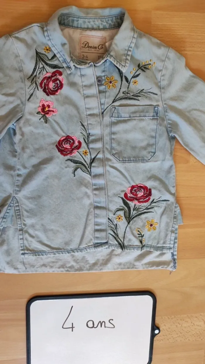 Chemise en jean taille 4 ans - photo numéro 2