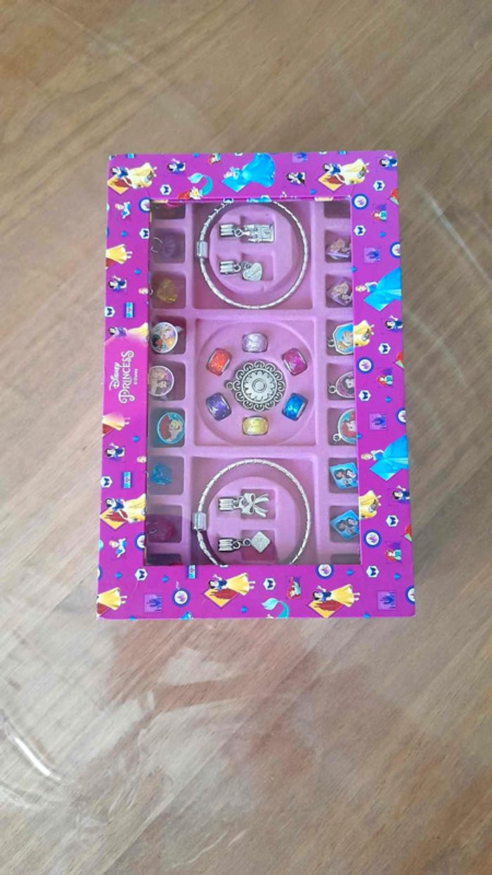 Coffret boîte à bijoux charms Princesses Disney - photo numéro 2