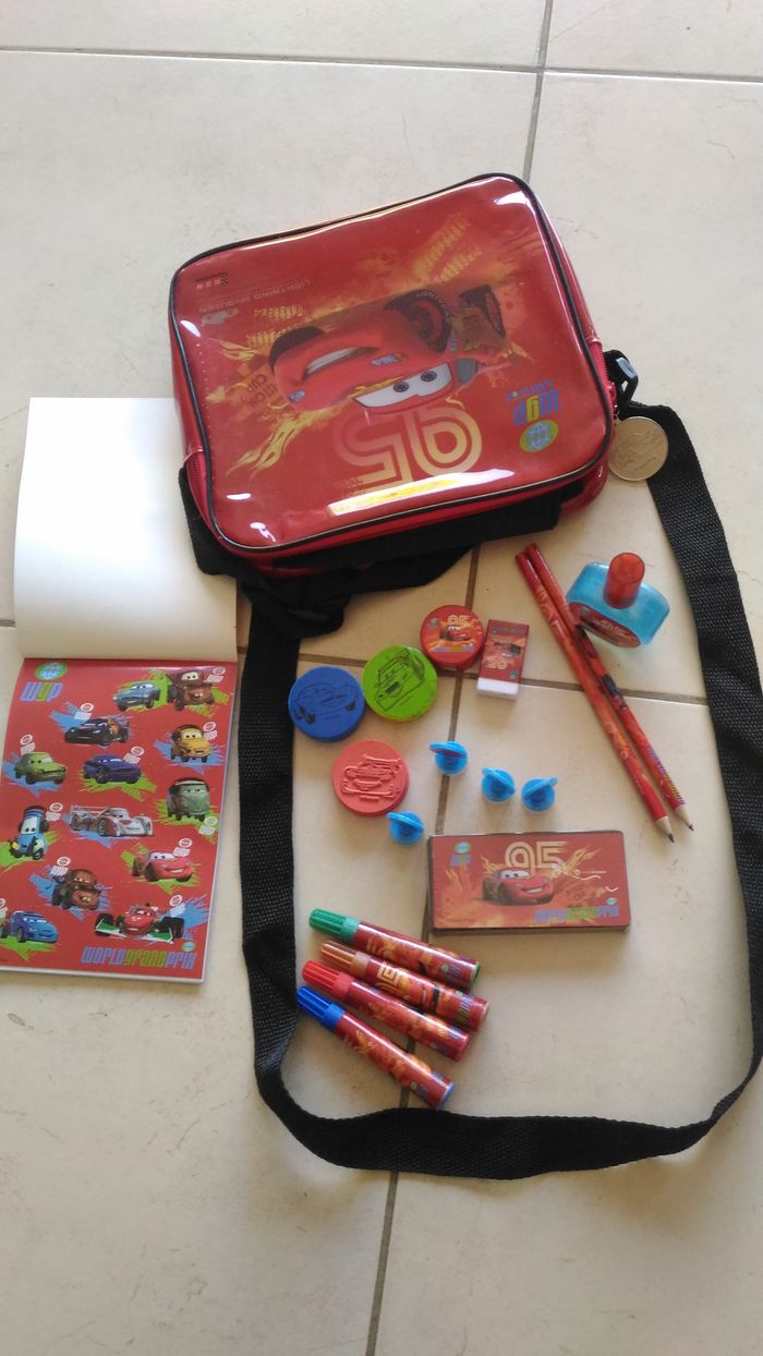 Sac bandoulière cars neuf avec tampon, carnet..