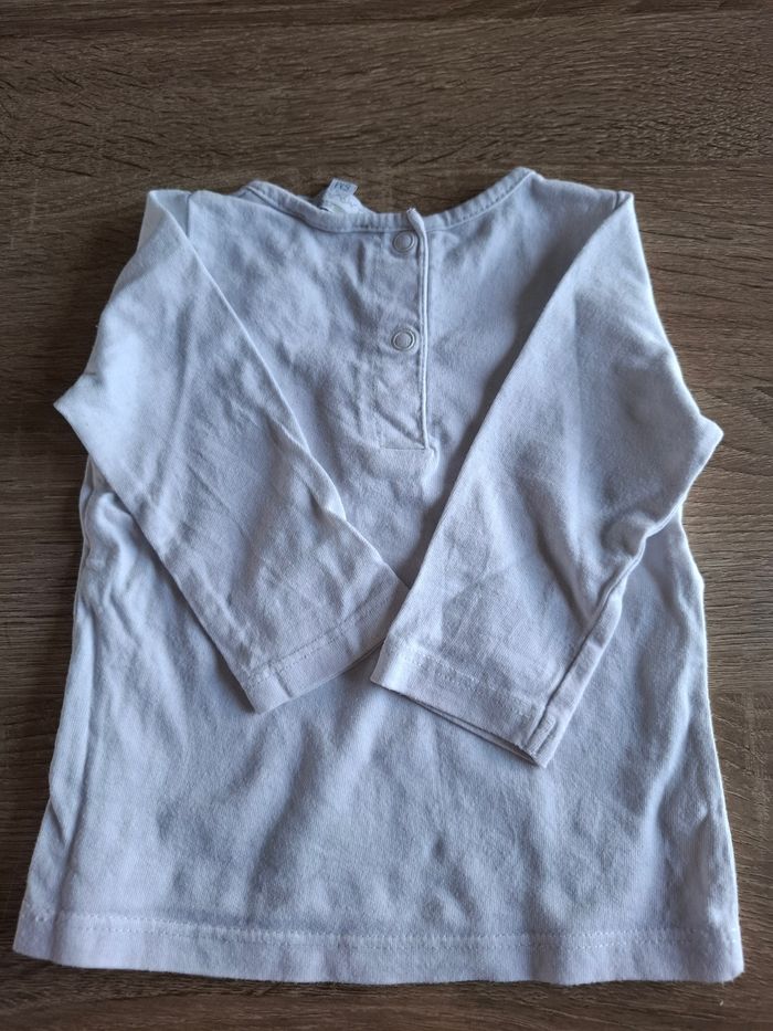 Jolie sweat Manches longues léger fille taille 6mois. Très bon état. Marque kimbaloo - photo numéro 6
