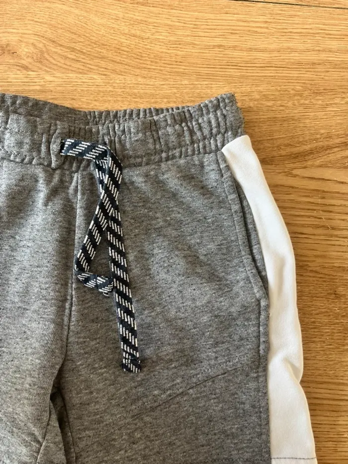 Short gris - photo numéro 2