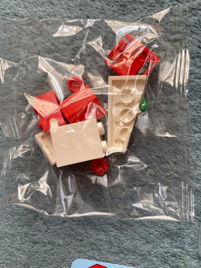 Lot lego minifigurine garçon billy avec sa lettre et boîte aux lettres - photo numéro 6