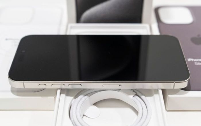 I p h o n e 15 pro max - photo numéro 5