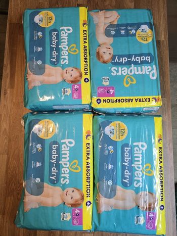 Lot 4 sacs Pampers couches taille 4+ 10_15kg 4x40=160 couches extra absorption
