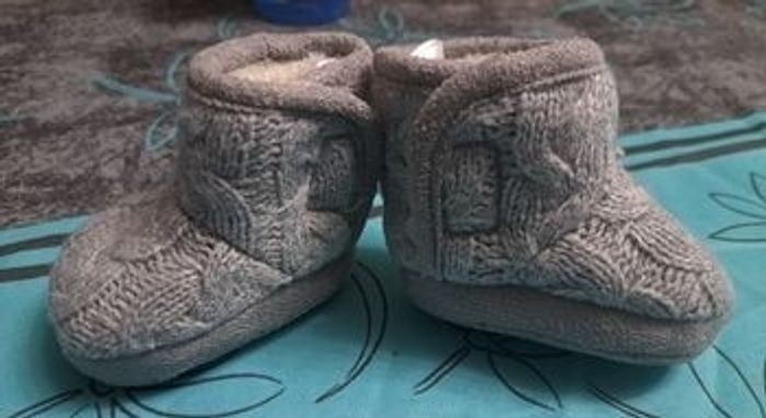 Lot de 4 paires de chaussures fille 0-3 mois TBE - photo numéro 10