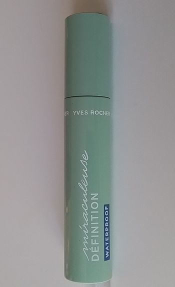 Mascara noir miraculeuse Définition Waterproof  Yves rocher

