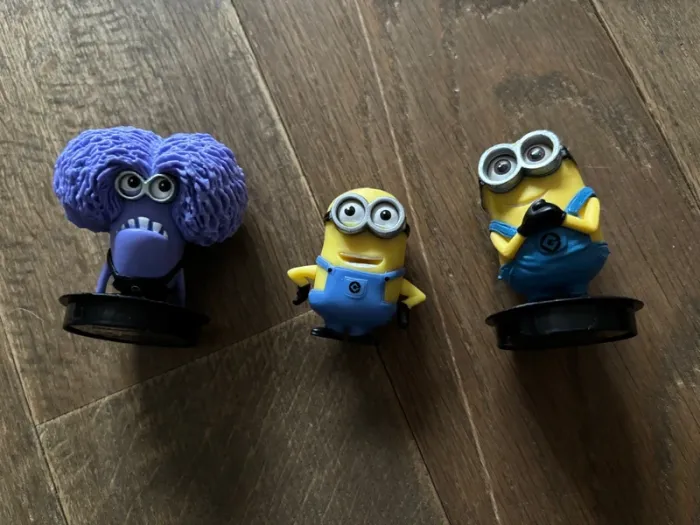 Lot de 3 figurines minions très bon état