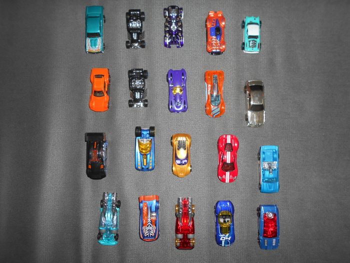 Circuit Acceleracers + lot de 20 véhicules (Hot Wheels) - photo numéro 3