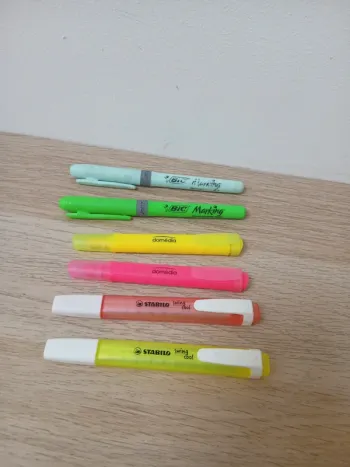 Lot de 6 fluos / surligneurs bic, stabilo, et domedia