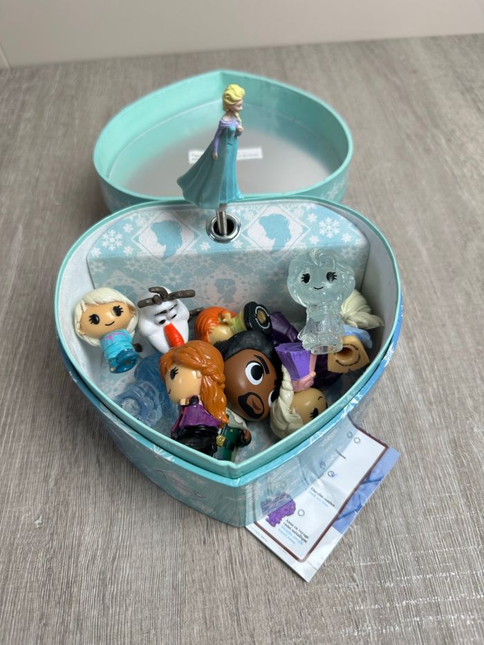Lot Ooshies Frozen II et boîte de rangement reine des neiges - photo numéro 7