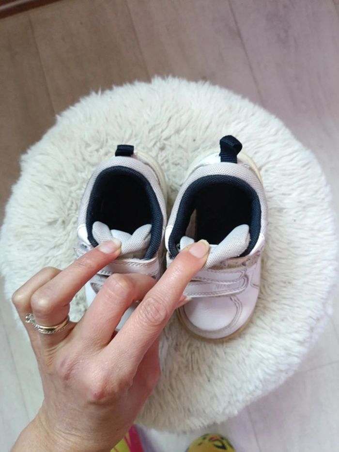 Chaussures Nike et umbro taille 22 - photo numéro 6