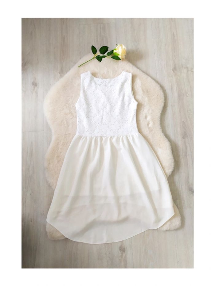 Robe blanche chic dentelle et voile, convient pour l'été ou les cérémonies - photo numéro 3