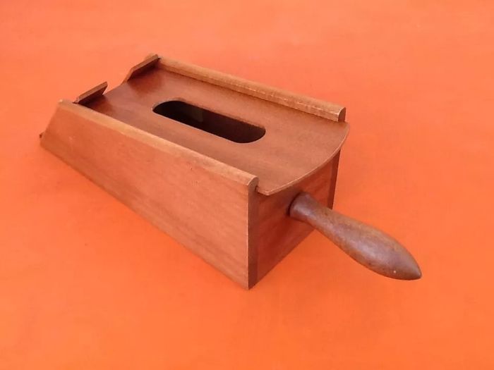 Sabot de croupier distributeur pour cartes à jouer - photo numéro 3