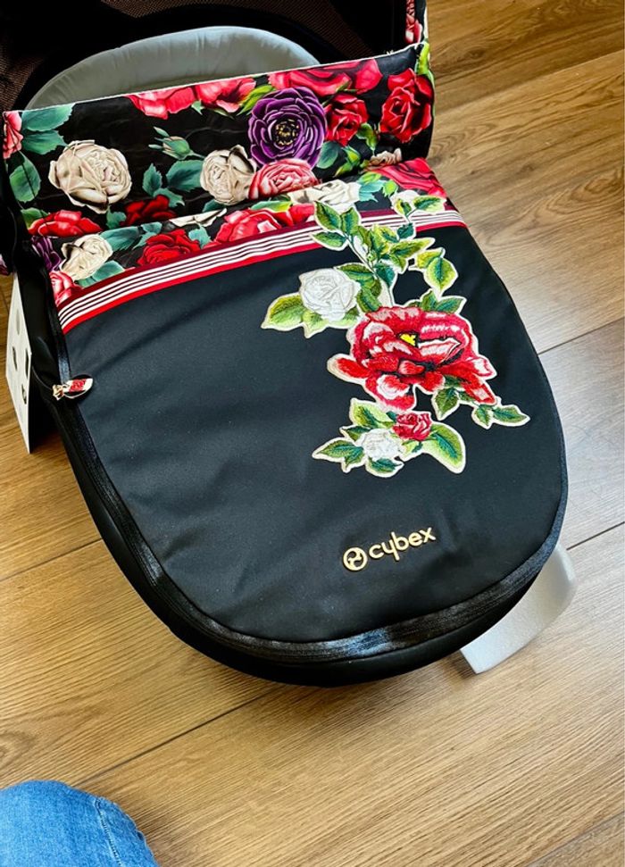 Nacelle Mios2 luxury cot spring blossom dark cybex jamais utilisé - photo numéro 4