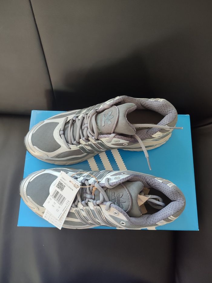 Adidas 44 - photo numéro 2