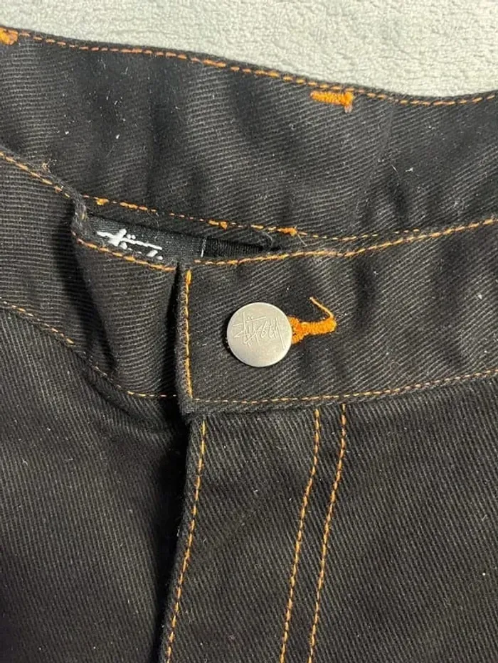 Short/Jort Stussy Black Embroidered Orange Big Logo Back – Taille M - photo numéro 5