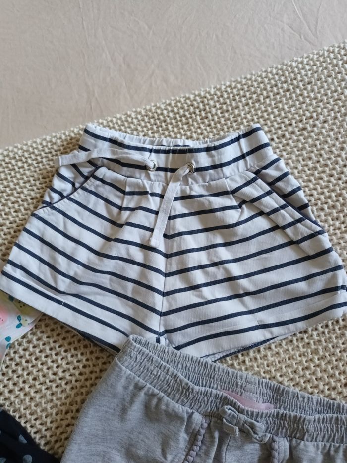 Lot de shorts fille à ceinture élastique 3 ans - photo numéro 3