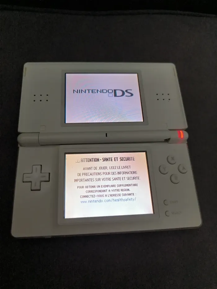 Nintendo ds lite blanche - photo numéro 4